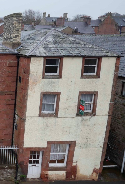 Open home: Flood-resilient terraced home with lime floor & insulation - 12pm