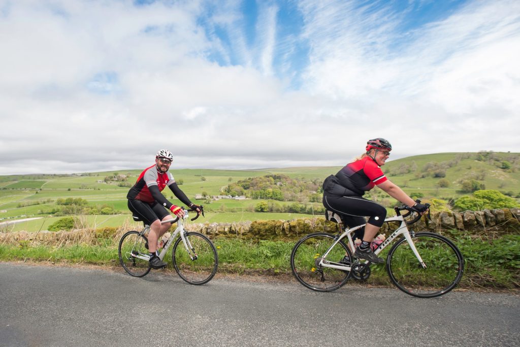 Cycling in the North of England - By FatLadAtTheBack on Unsplash